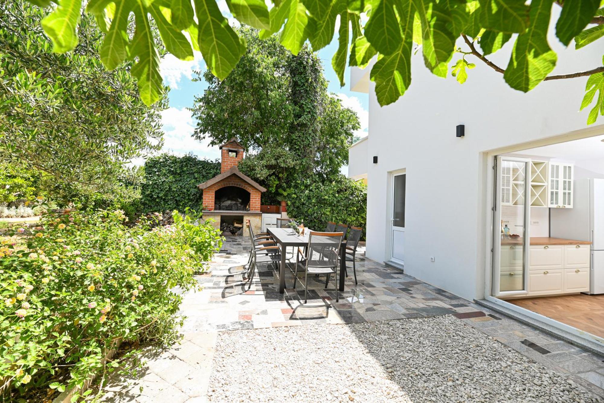 Villa Rozana - Beachfront Wellness Retreat Сегет-Враница Экстерьер фото