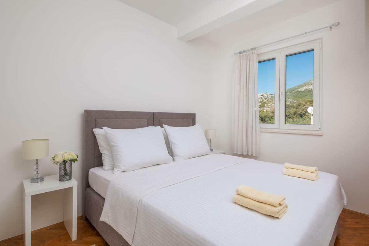 Villa Rozana - Beachfront Wellness Retreat Сегет-Враница Экстерьер фото
